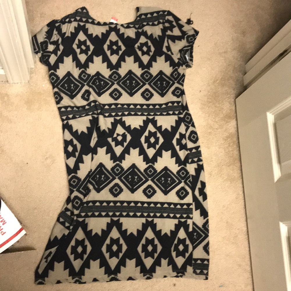 Aztec dress - Picture 2 of 3